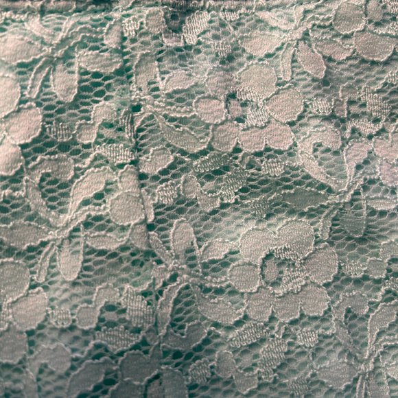 Hollister California skirt - Picture 2 of 2